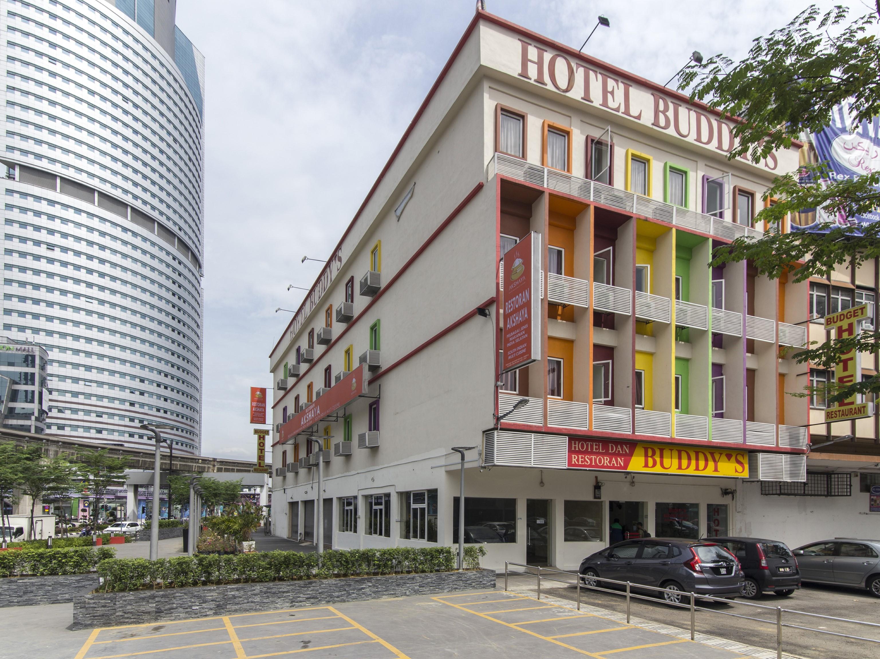 Oyo 327 Buddys Hotel — Photos 1
